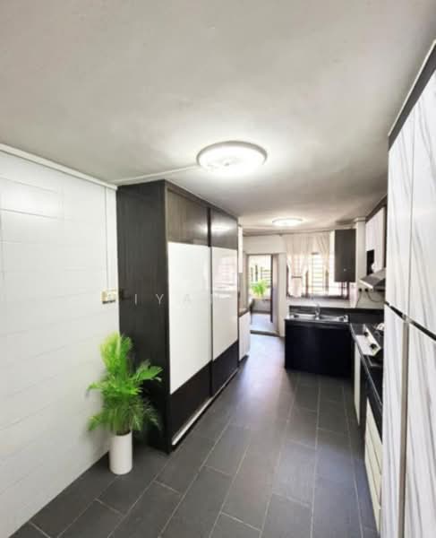 319 Ang Mo Kio Avenue 1, 319 Ang Mo Kio Avenue 1, 2 Bedrooms, 786 sqft, HDB Flat For Sale, by Riyan Ria, 500196338 - Kitchen - PropertyGuru.com.sg
