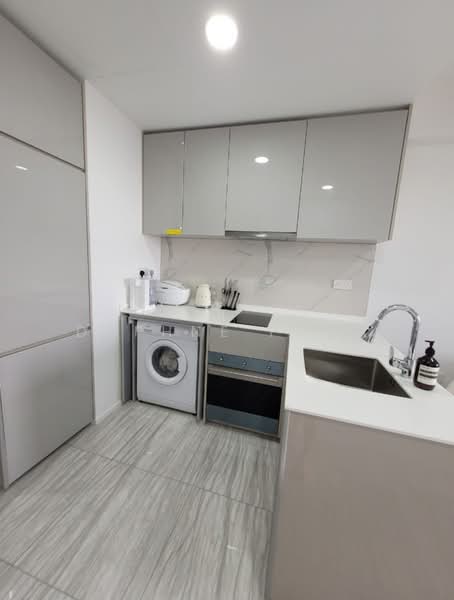 Parc Esta, 906 Sims Avenue, 2 Bedrooms, 635 sqft, Condominium For Rent, by Daphne Phoa, 500196342 - Kitchen - PropertyGuru.com.sg