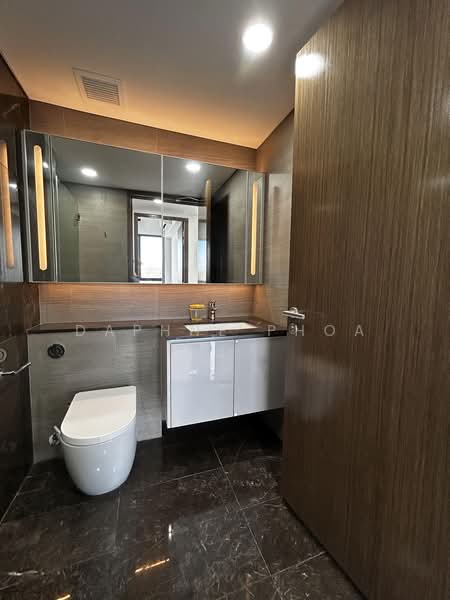 Parc Esta, 906 Sims Avenue, 2 Bedrooms, 635 sqft, Condominium For Rent, by Daphne Phoa, 500196342 - Bathroom - PropertyGuru.com.sg