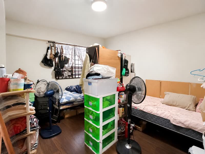 247 Jurong East Street 24, 247 Jurong East Street 24, 2 Bedrooms, 732 sqft, HDB Flat For Sale, by Amalina ., 500196350 - Common Bedroom - PropertyGuru.com.sg