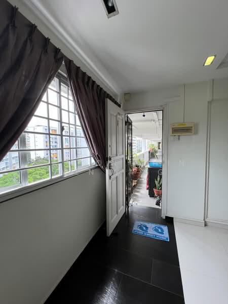 208 Bukit Batok Street 21, 208 Bukit Batok Street 21, 3 Bedrooms, 1,119 sqft, HDB Flat For Sale, by Samson Chin Wen Yang, 500196359 - Entrance - PropertyGuru.com.sg
