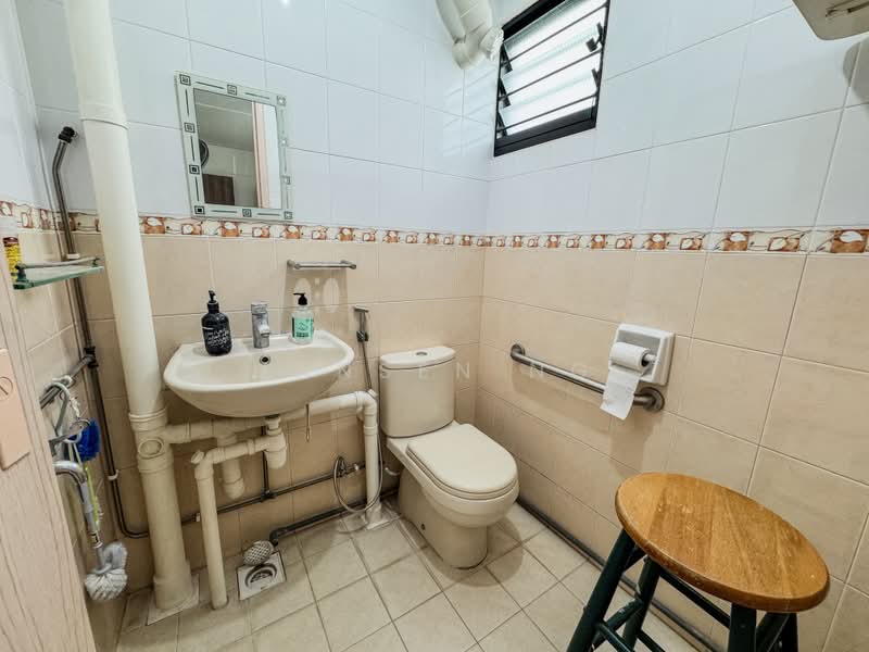 19 Teck Whye Lane, 19 Teck Whye Lane, 3 Bedrooms, 1,001 sqft, HDB Flat For Rent, by Hansen Ng, 500196367 - Master Bathroom - PropertyGuru.com.sg