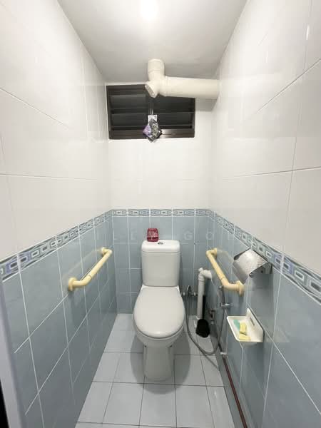 1 Hougang Avenue 3, 1 Hougang Avenue 3, 2 Bedrooms, 635 sqft, HDB Flat For Sale, by Billy Goh, 500196369 - Bathroom - PropertyGuru.com.sg