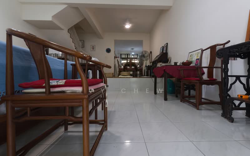 Bedok Ria, Bedok Ria Crescent, 4 Bedrooms, 2,000 sqft, Terraced House For Sale, by Ivy Chew, 500196380 - Living Room - PropertyGuru.com.sg