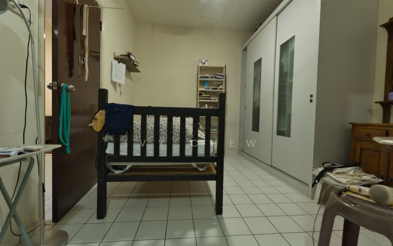 Bedok Ria, Bedok Ria Crescent, 4 Bedrooms, 2,000 sqft, Terraced House For Sale, by Ivy Chew, 500196380 - Ground Floor Bedroom - PropertyGuru.com.sg