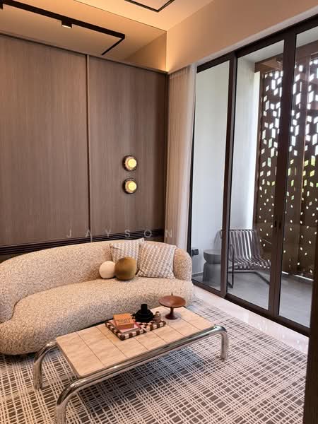 Parksuites, 18 Holland Grove Road, 1 Bedroom, 624 sqft, Condominium For Sale, by Jayson Lin, 500196387 - Living Room - PropertyGuru.com.sg