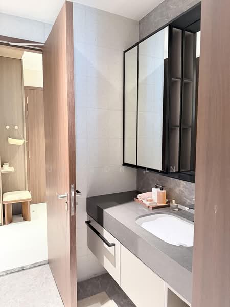 Parksuites, 18 Holland Grove Road, 1 Bedroom, 624 sqft, Condominium For Sale, by Jayson Lin, 500196387 - Bathroom - PropertyGuru.com.sg