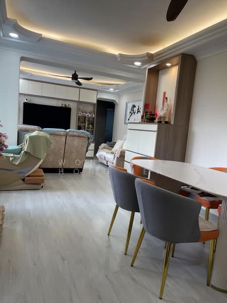 574 Hougang Street 51, 574 Hougang Street 51, 4 Bedrooms, 1,259 sqft, HDB Flat For Sale, by Wong Lay Hong Jen, 500196388 - Living Room - PropertyGuru.com.sg