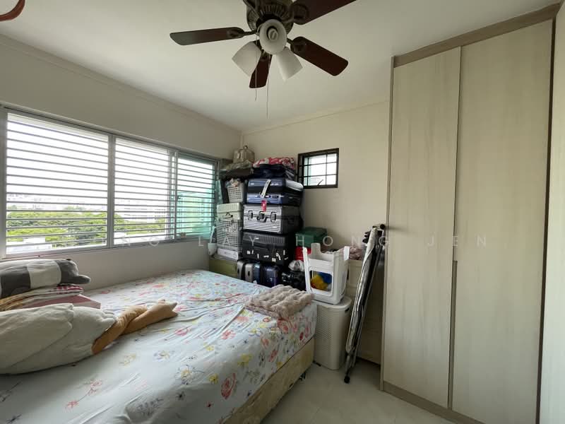 574 Hougang Street 51, 574 Hougang Street 51, 4 Bedrooms, 1,259 sqft, HDB Flat For Sale, by Wong Lay Hong Jen, 500196388 - Bedroom - PropertyGuru.com.sg