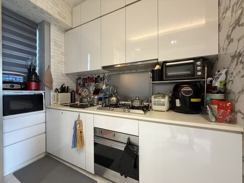 Queens Peak, 1 Dundee Road, 3 Bedrooms, 1,001 sqft, Condominium For Sale, by Clive Cheong, 500196390 - Kitchen - PropertyGuru.com.sg