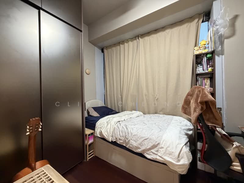 Queens Peak, 1 Dundee Road, 3 Bedrooms, 1,001 sqft, Condominium For Sale, by Clive Cheong, 500196390 - Bedroom - PropertyGuru.com.sg