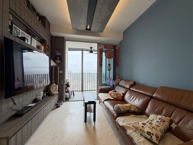 Queens Peak, 1 Dundee Road, 3 Bedrooms, 1,001 sqft, Condominium For Sale, by Clive Cheong, 500196390 - Living Room - PropertyGuru.com.sg