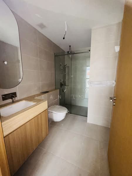 Hill House, 10A-11 Institution Hill, 10B, 1 Bedroom, 452 sqft, Condominium For Rent, by Jean Low, 500196402 - Bathroom - PropertyGuru.com.sg