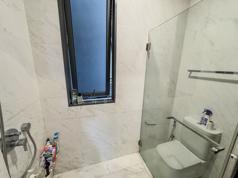 Robin Residences, 3 Robin Drive, 2 Bedrooms, 829 sqft, Condominium For Rent, by Hansen Ng, 500196404 - Bathroom - PropertyGuru.com.sg