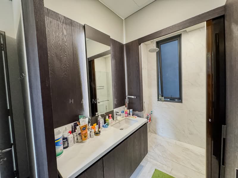 Robin Residences, 3 Robin Drive, 2 Bedrooms, 829 sqft, Condominium For Rent, by Hansen Ng, 500196404 - Bathroom - PropertyGuru.com.sg