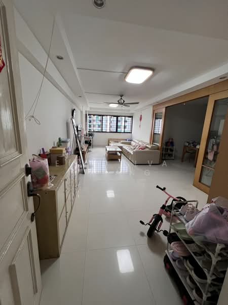 628 Jurong West Street 65, 628 Jurong West Street 65, 4 Bedrooms, 1,399 sqft, HDB Flat For Sale, by Elva Elva Ouyang, 500196431 - Living Room - PropertyGuru.com.sg