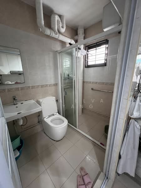 628 Jurong West Street 65, 628 Jurong West Street 65, 4 Bedrooms, 1,399 sqft, HDB Flat For Sale, by Elva Elva Ouyang, 500196431 - Bathroom - PropertyGuru.com.sg