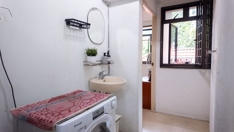 8 Selegie Road, 8 Selegie Road, 6 Bedrooms, 1,205 sqft, HDB Flat For Sale, by Arthur Lim, 500196433 - Yard - PropertyGuru.com.sg