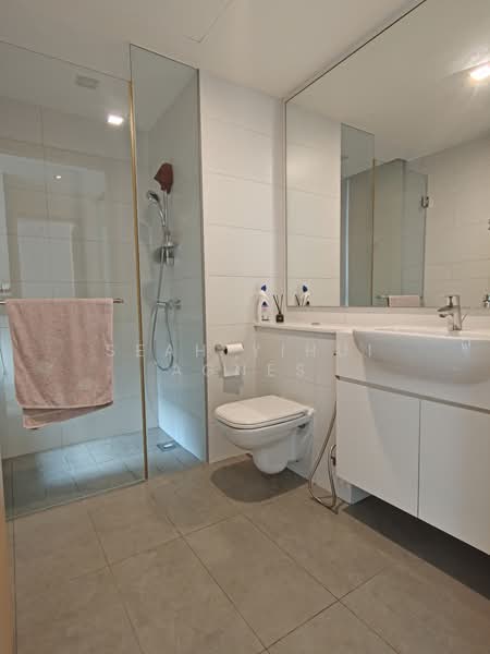 Ripple Bay, 4 Pasir Ris Link, 2 Bedrooms, 775 sqft, Condominium For Rent, by Seah Yihui Agnes, 500196434 - Master Bathroom - PropertyGuru.com.sg