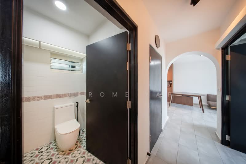 80C Telok Blangah Street 31, 80C Telok Blangah Street 31, 2 Bedrooms, 732 sqft, HDB Flat For Sale, by Jerome Yap, 500196438 - Bathroom - PropertyGuru.com.sg