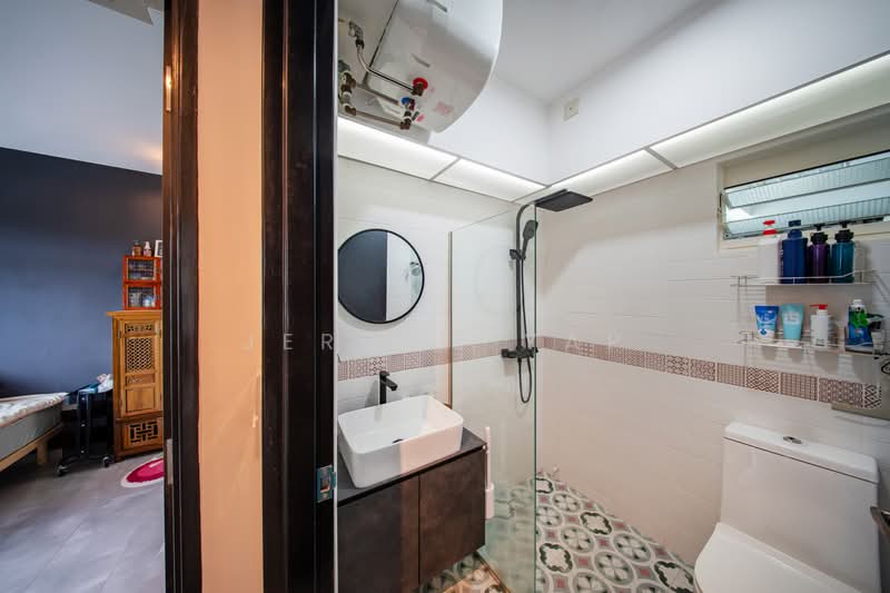 80C Telok Blangah Street 31, 80C Telok Blangah Street 31, 2 Bedrooms, 732 sqft, HDB Flat For Sale, by Jerome Yap, 500196438 - Bathroom - PropertyGuru.com.sg