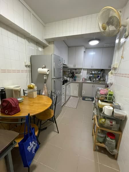 217 Choa Chu Kang Central, 217 Choa Chu Kang Central, 3 Bedrooms, 1,130 sqft, HDB Flat For Rent, by Edward Chuah, 500196451 - Kitchen - PropertyGuru.com.sg