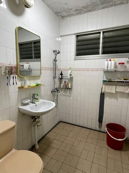 217 Choa Chu Kang Central, 217 Choa Chu Kang Central, 3 Bedrooms, 1,130 sqft, HDB Flat For Rent, by Edward Chuah, 500196451 - Bathroom - PropertyGuru.com.sg