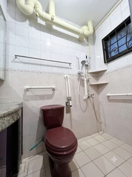 659D Jurong West Street 65, 659D Jurong West Street 65, 3 Bedrooms, 969 sqft, HDB Flat For Sale, by Kevin Li, 500196454 - Bathroom - PropertyGuru.com.sg