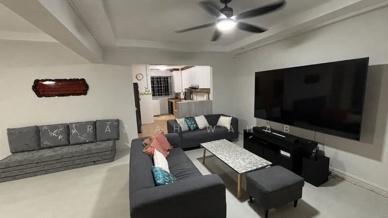 483 Pasir Ris Drive 4, 483 Pasir Ris Drive 4, 3 Bedrooms, 1,108 sqft, HDB Flat For Sale, by Raziah Wahab, 500196463 - Living Room - PropertyGuru.com.sg