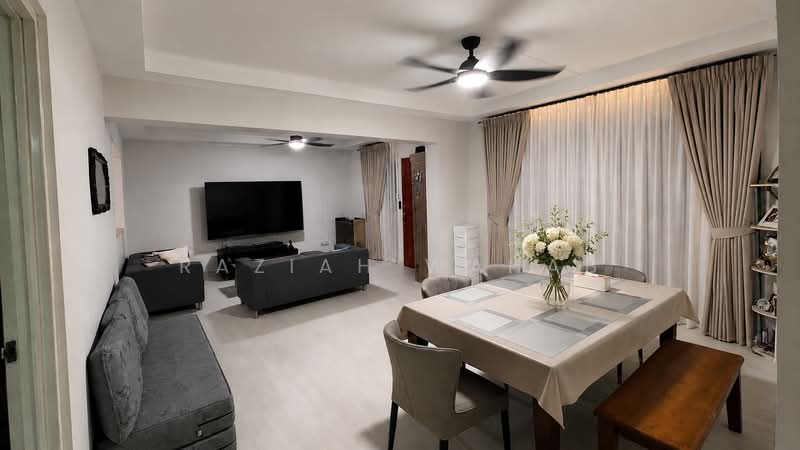483 Pasir Ris Drive 4, 483 Pasir Ris Drive 4, 3 Bedrooms, 1,108 sqft, HDB Flat For Sale, by Raziah Wahab, 500196463 - Living Room - PropertyGuru.com.sg