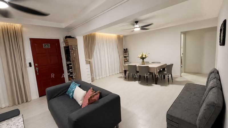 483 Pasir Ris Drive 4, 483 Pasir Ris Drive 4, 3 Bedrooms, 1,108 sqft, HDB Flat For Sale, by Raziah Wahab, 500196463 - Living Room - PropertyGuru.com.sg