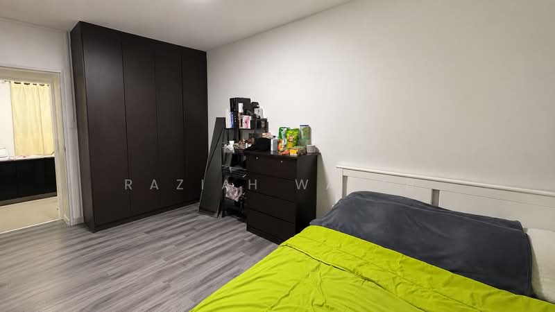 483 Pasir Ris Drive 4, 483 Pasir Ris Drive 4, 3 Bedrooms, 1,108 sqft, HDB Flat For Sale, by Raziah Wahab, 500196463 - Bedroom - PropertyGuru.com.sg