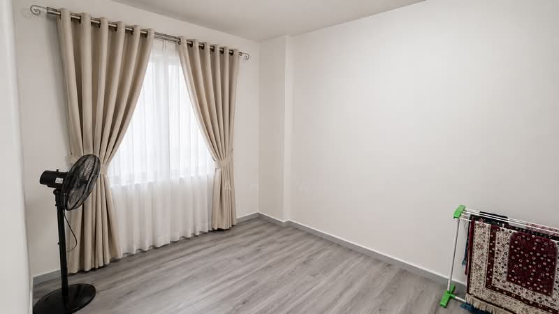 483 Pasir Ris Drive 4, 483 Pasir Ris Drive 4, 3 Bedrooms, 1,108 sqft, HDB Flat For Sale, by Raziah Wahab, 500196463 - Bedroom - PropertyGuru.com.sg