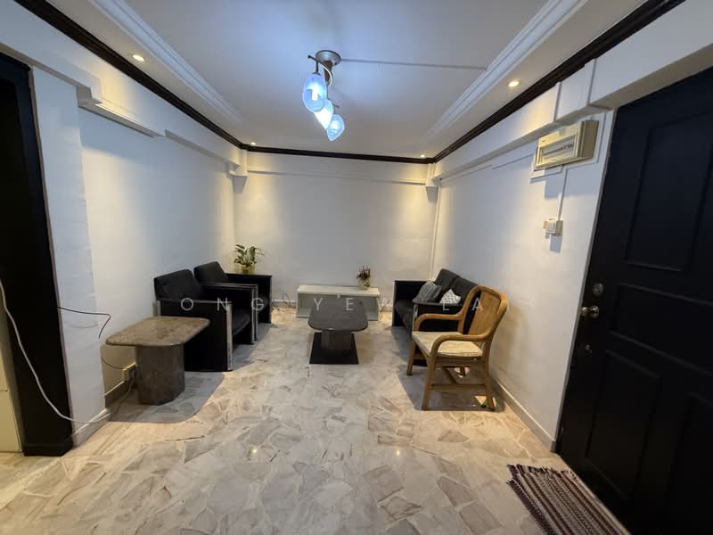 17 Beach Road, 17 Beach Road, 3 Bedrooms, 828 sqft, HDB Flat For Rent, by Ong Yew Lai, 500196492 - Living Room - PropertyGuru.com.sg