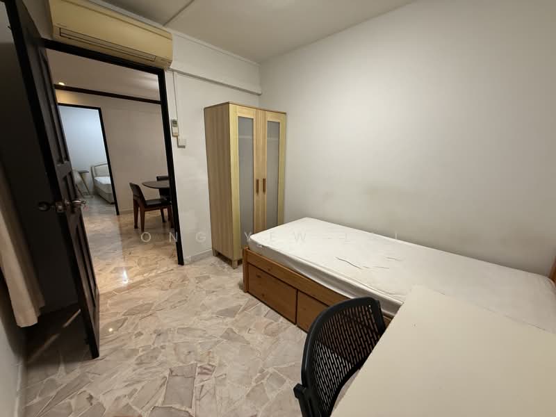 17 Beach Road, 17 Beach Road, 3 Bedrooms, 828 sqft, HDB Flat For Rent, by Ong Yew Lai, 500196492 - Bedroom - PropertyGuru.com.sg