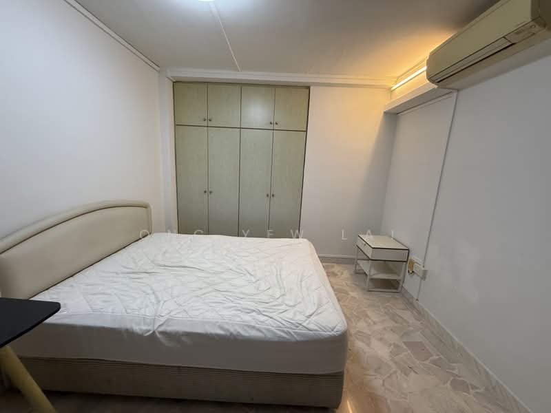 17 Beach Road, 17 Beach Road, 3 Bedrooms, 828 sqft, HDB Flat For Rent, by Ong Yew Lai, 500196492 - Bedroom - PropertyGuru.com.sg