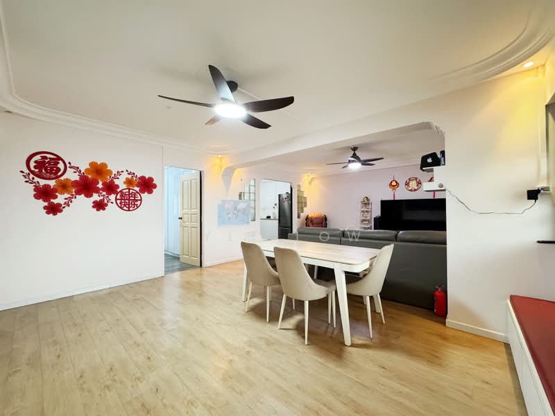739 Jurong West Street 73, 739 Jurong West Street 73, 3 Bedrooms, 1,141 sqft, HDB Flat For Sale, by Kyle Low, 500196496 - Living Room - PropertyGuru.com.sg