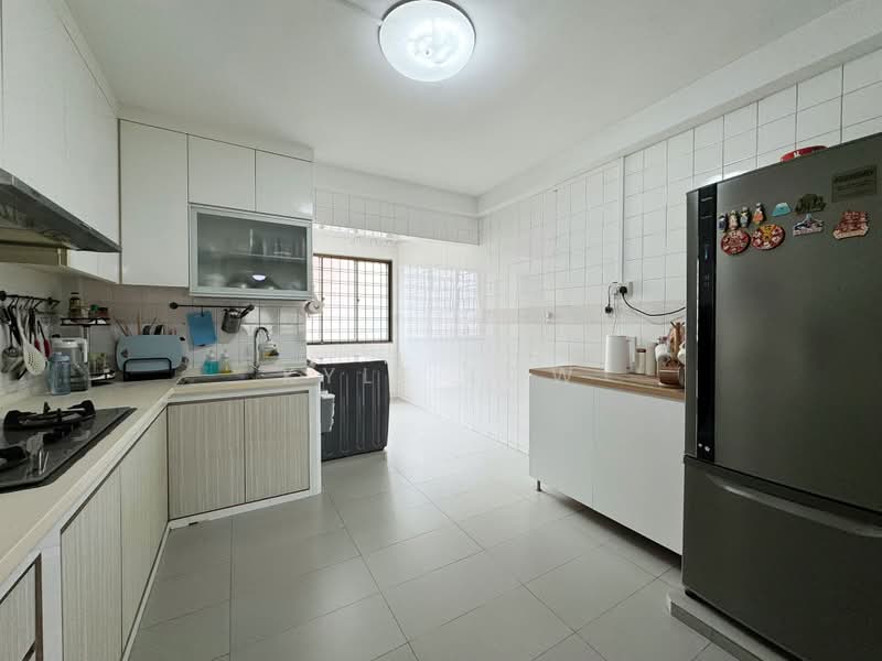 739 Jurong West Street 73, 739 Jurong West Street 73, 3 Bedrooms, 1,141 sqft, HDB Flat For Sale, by Kyle Low, 500196496 - Kitchen - PropertyGuru.com.sg