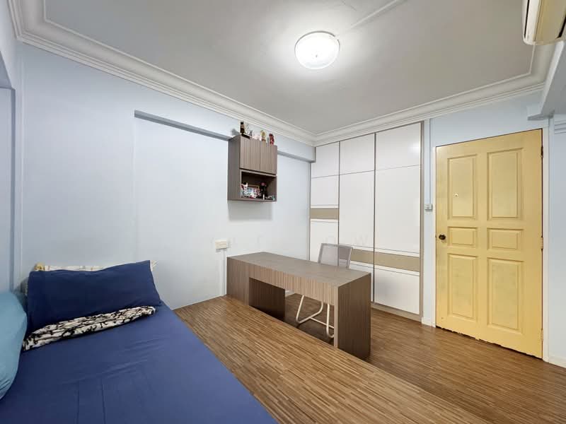739 Jurong West Street 73, 739 Jurong West Street 73, 3 Bedrooms, 1,141 sqft, HDB Flat For Sale, by Kyle Low, 500196496 - Bedroom 2 - PropertyGuru.com.sg