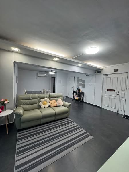 669C Jurong West Street 64, 669C Jurong West Street 64, 4 Bedrooms, 1,399 sqft, HDB Flat For Sale, by Christine Leng凌陈冰如, 500196501 - Living Room - PropertyGuru.com.sg