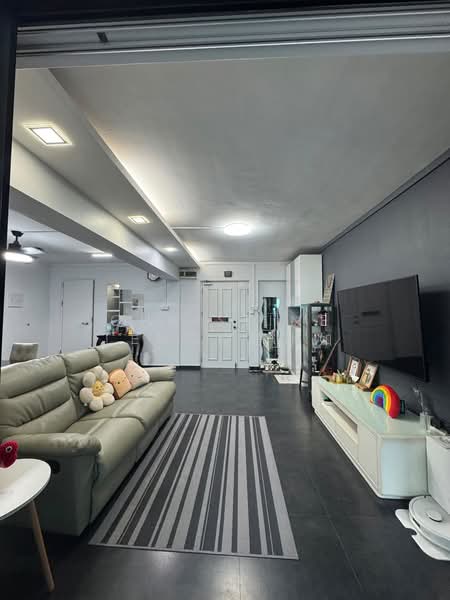 669C Jurong West Street 64, 669C Jurong West Street 64, 4 Bedrooms, 1,399 sqft, HDB Flat For Sale, by Christine Leng凌陈冰如, 500196501 - Living Room - PropertyGuru.com.sg