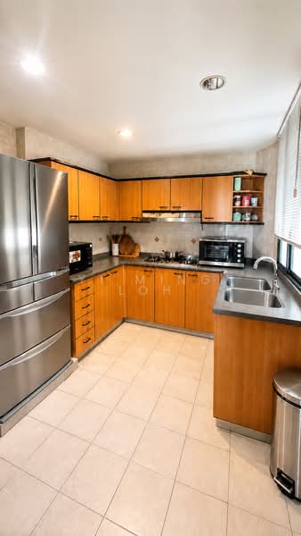 Simsville, 10 Geylang East Avenue 2, 3 Bedrooms, 1,249 sqft, Condominium For Sale, by Yi Ming Loh, 500196504 - Kitchen - PropertyGuru.com.sg