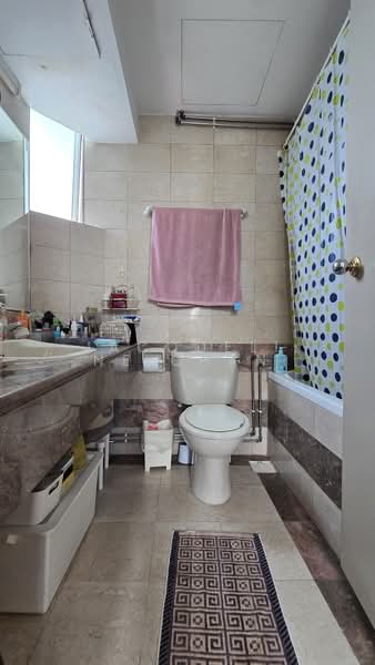 Tanjong Ria Condominium, 121 Tanjong Rhu Road, 3 Bedrooms, 1,281 sqft, Condominium For Rent, by Jacqueline Chan, 500196505 - Master Attached Bathroom - PropertyGuru.com.sg