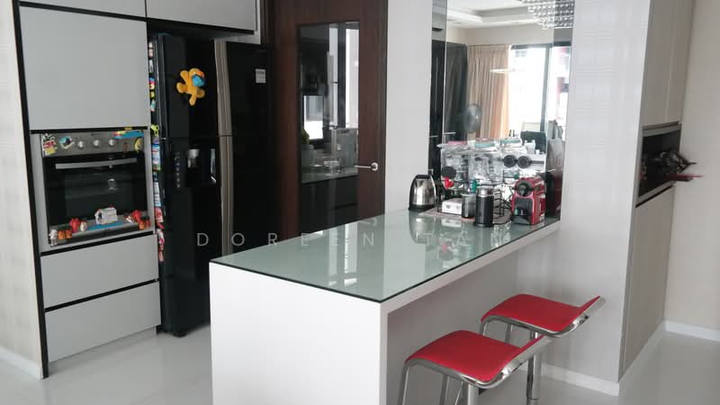 Riverparc Residence, 90 Punggol Drive, 4 Bedrooms, 1,346 sqft, Executive Condominium For Sale, by Doreen Tan, 500196514 - Kitchen - PropertyGuru.com.sg