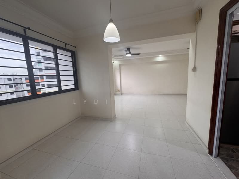 351 Ang Mo Kio Street 32, 351 Ang Mo Kio Street 32, 3 Bedrooms, 1,184 sqft, HDB Flat For Sale, by Lydia Shi, 500196515 - Living Room - PropertyGuru.com.sg