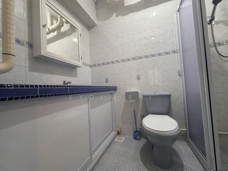 351 Ang Mo Kio Street 32, 351 Ang Mo Kio Street 32, 3 Bedrooms, 1,184 sqft, HDB Flat For Sale, by Lydia Shi, 500196515 - Bathroom - PropertyGuru.com.sg