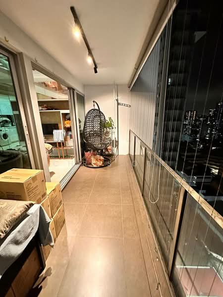 Eight Riversuites, 2 Whampoa East, 2 Bedrooms, 807 sqft, Condominium For Sale, by Chris Ooi, 500196524 - Balcony - PropertyGuru.com.sg