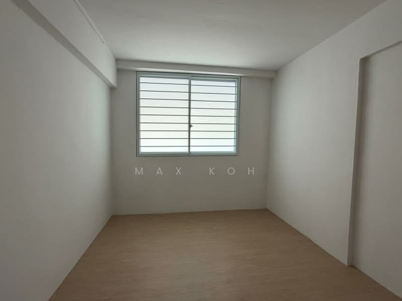 323 Bukit Batok Street 33 - second storey shophouse, 323 Bukit Batok Street 33, 688 sqft, Shop / Shophouse For Rent, by Max Koh, 500196527 - Interior - CommercialGuru.com.sg