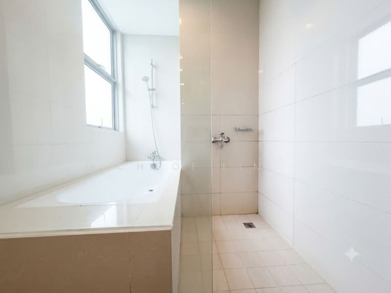 Nassim Regency, 37 Nassim Road, 3 Bedrooms, 2,056 sqft, Apartment For Rent, by Chloe Lim, 500196530 - Bathroom - PropertyGuru.com.sg