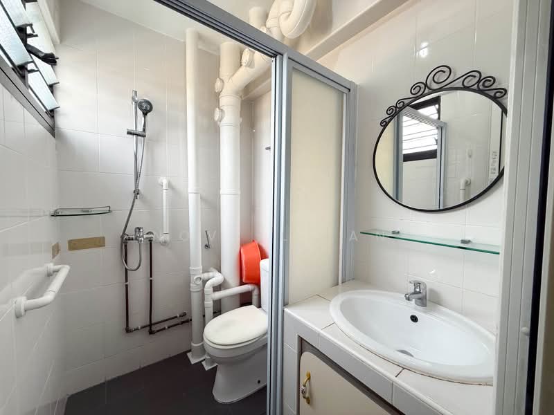 106 Jalan Dusun, 106 Jalan Dusun, Room Rental, 200 sqft, HDB Flat For Rent, by Novell Tan, 500196537 - Bathroom - PropertyGuru.com.sg